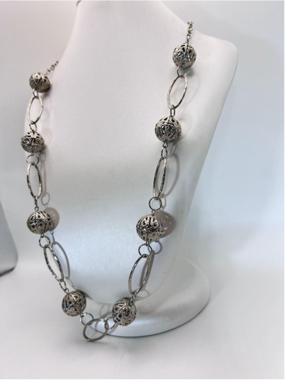Necklace Silver Tone Filigree Ball Bead Oval Link Chain Statement Beaded - Picture 4 of 9